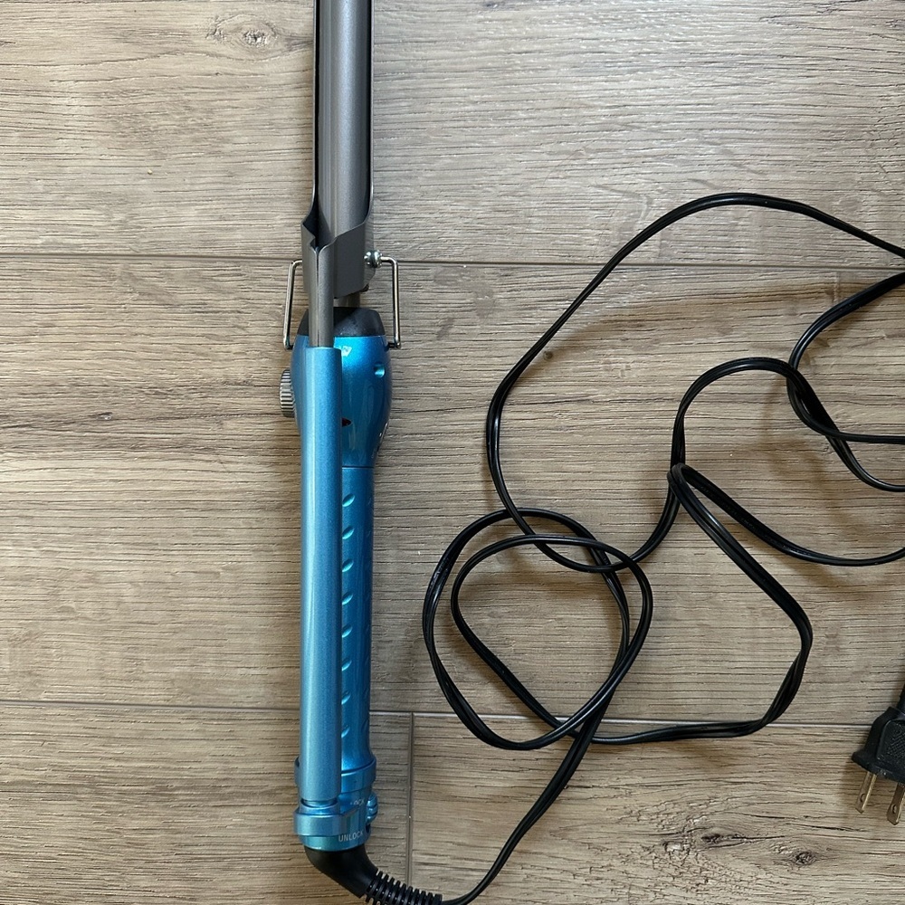BaBylissPRO® Nano Titanium™ ¾" Marcel Curling Iron GUC - Picture 5 of 5